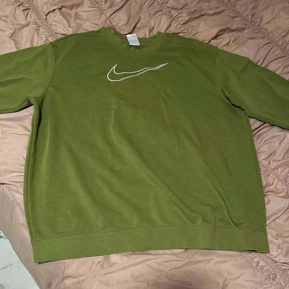 Nike Dri-FIT Get Fit Women's Graphic Crew-Neck Sweatshirt - Picture 5 of 11